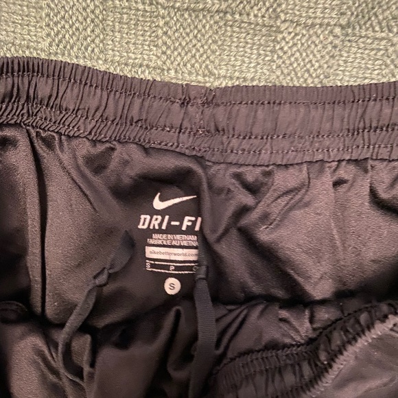 Nike short - Picture 3 of 4